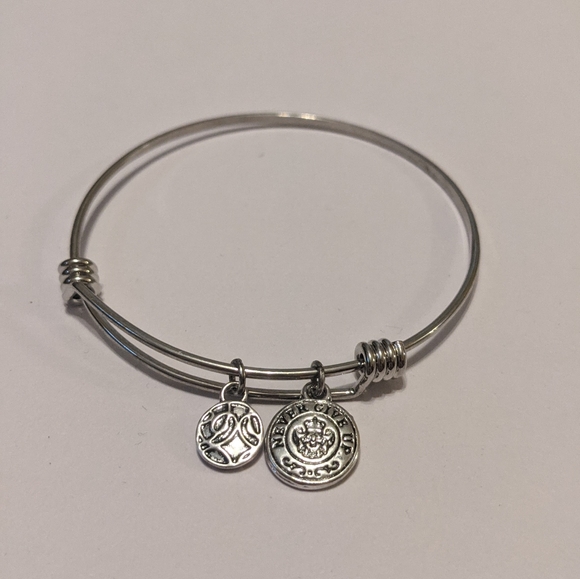 Bangle charm bracelet "Never Give Up" - adjustable silver tone - Picture 11 of 11